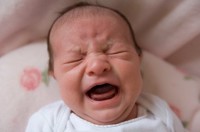 newborn-crying Bebelusul nu vrea sa doarma noaptea