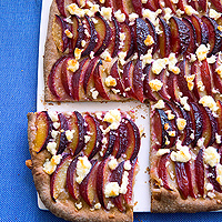 pizza-cu-fructe-si-feta